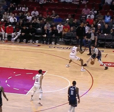 球探体育-东契奇三节47分上演魔法秀 独行侠7连胜露冠军相