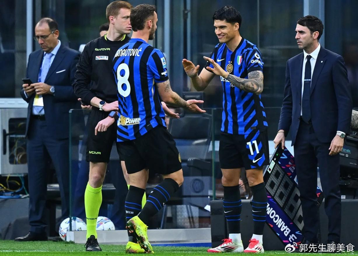 球探体育即时比分比分-曾被估价4000万欧！蓝黑小将又遭遇重伤，国米追求17岁超新星|国际米兰|卡尔博尼|范赫斯登|巴雷拉|科斯托夫_新浪体育_新浪新闻