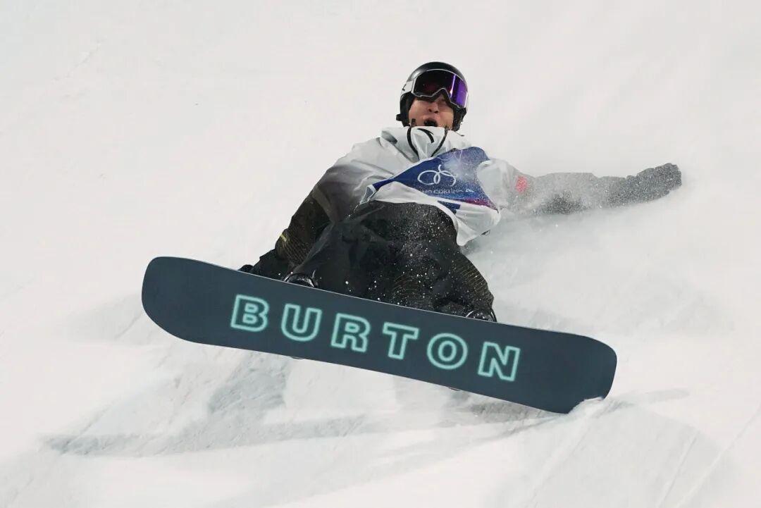 冬奥卫冕第一步！苏翊鸣晋级决赛！