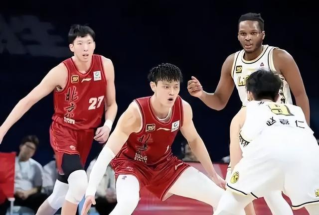 球探体育-首钢内线砍近60分,广东内线被狠打,青训断层有多坑?